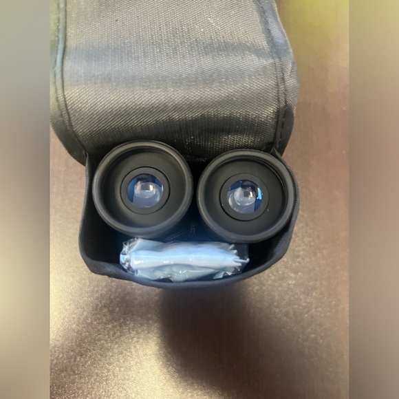 Compact Binoculars - Picture 3 of 4